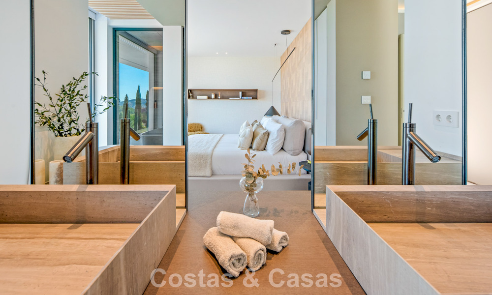 First-class luxury villa with breathtaking sea views for sale in a gated community in La Quinta, Marbella - Benahavís 803740
