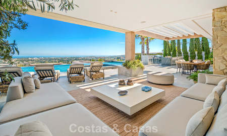 First-class luxury villa with breathtaking sea views for sale in a gated community in La Quinta, Marbella - Benahavís 804123