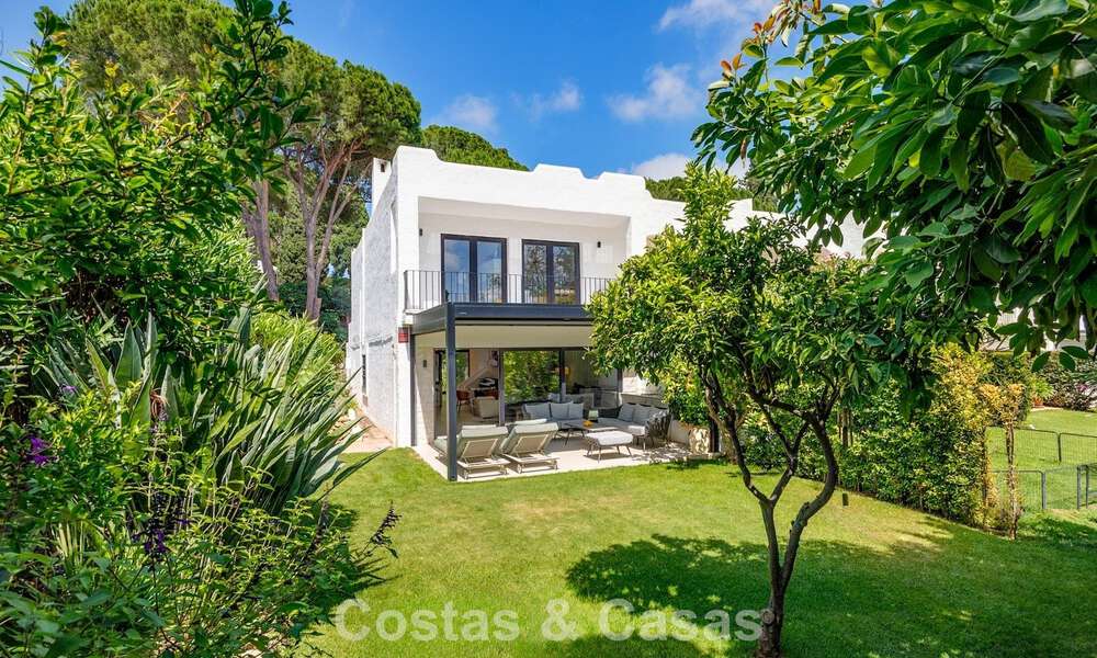Modern Andalusian corner townhouse for sale in a sought-after gated community, frontline Aloha Golf, Nueva Andalucía, Marbella 803760