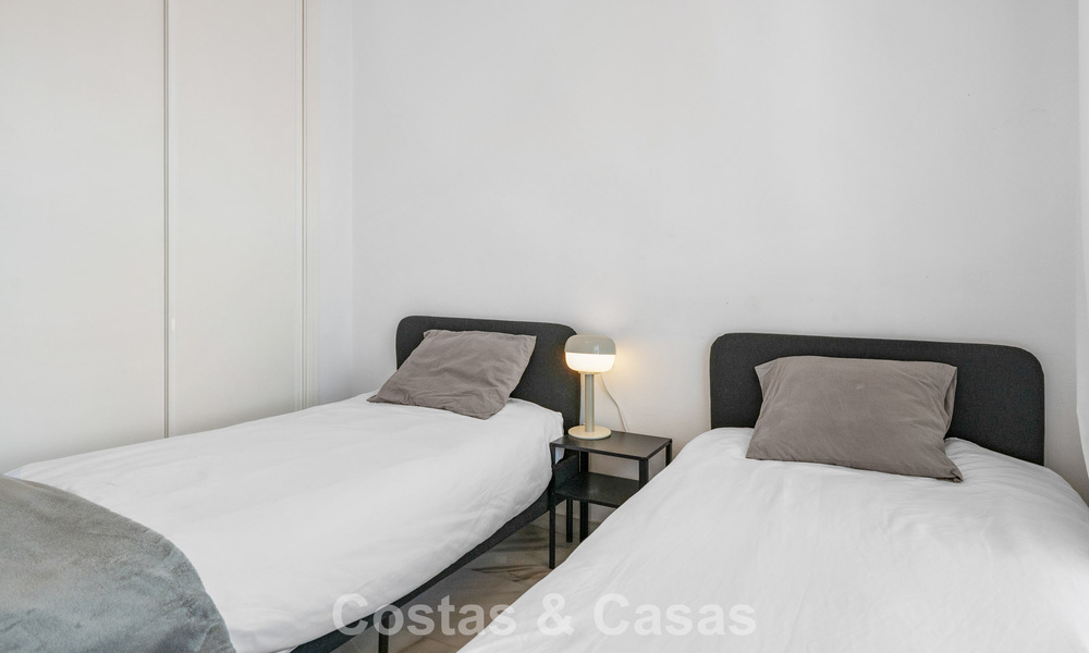 Spacious apartment for sale within walking distance of the beach and Puerto Banús, Marbella 803940