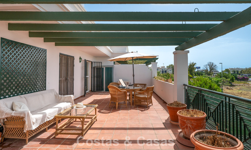 Spacious apartment for sale within walking distance of the beach and Puerto Banús, Marbella 803952