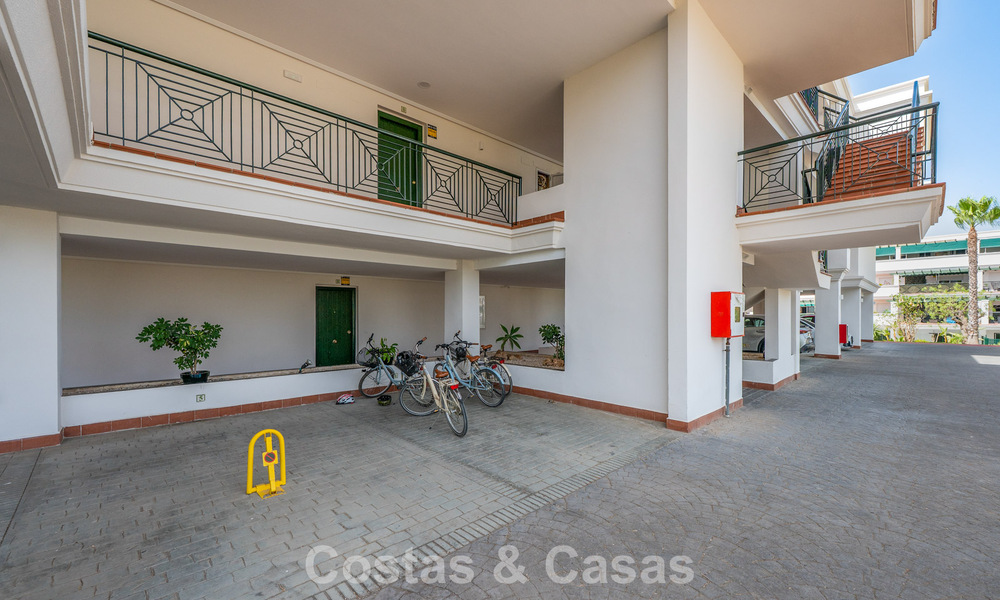 Spacious apartment for sale within walking distance of the beach and Puerto Banús, Marbella 803960