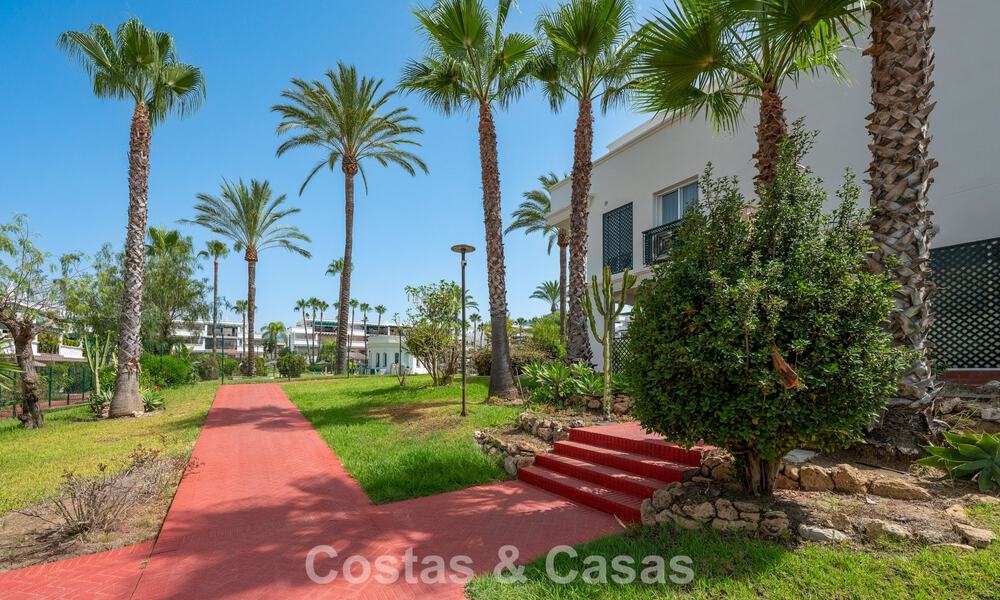 Spacious apartment for sale within walking distance of the beach and Puerto Banús, Marbella 803962