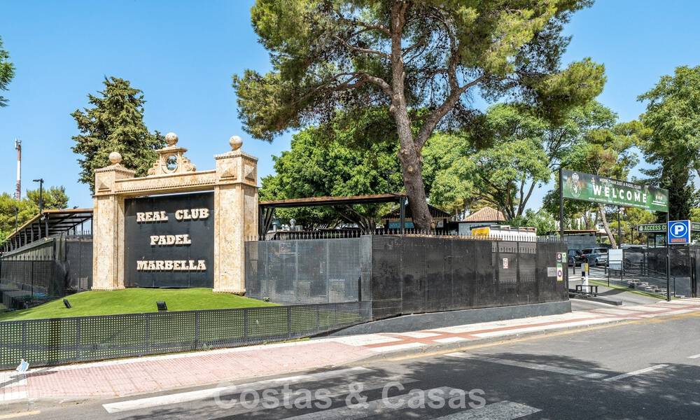 Spacious apartment for sale within walking distance of the beach and Puerto Banús, Marbella 803963