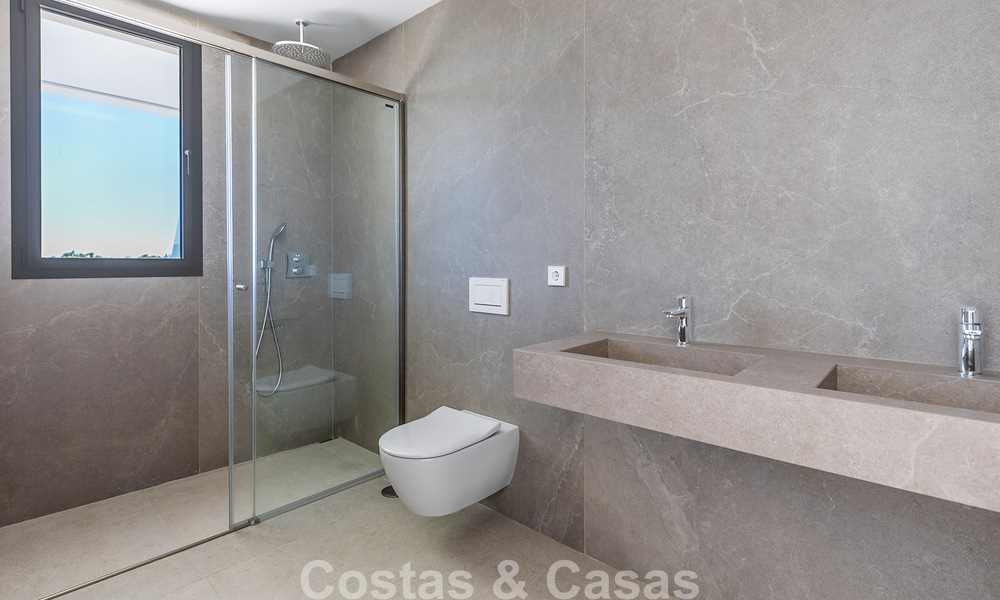 New, modern townhouse for sale within walking distance of the beach in Elviria, East of Marbella Centre 804083
