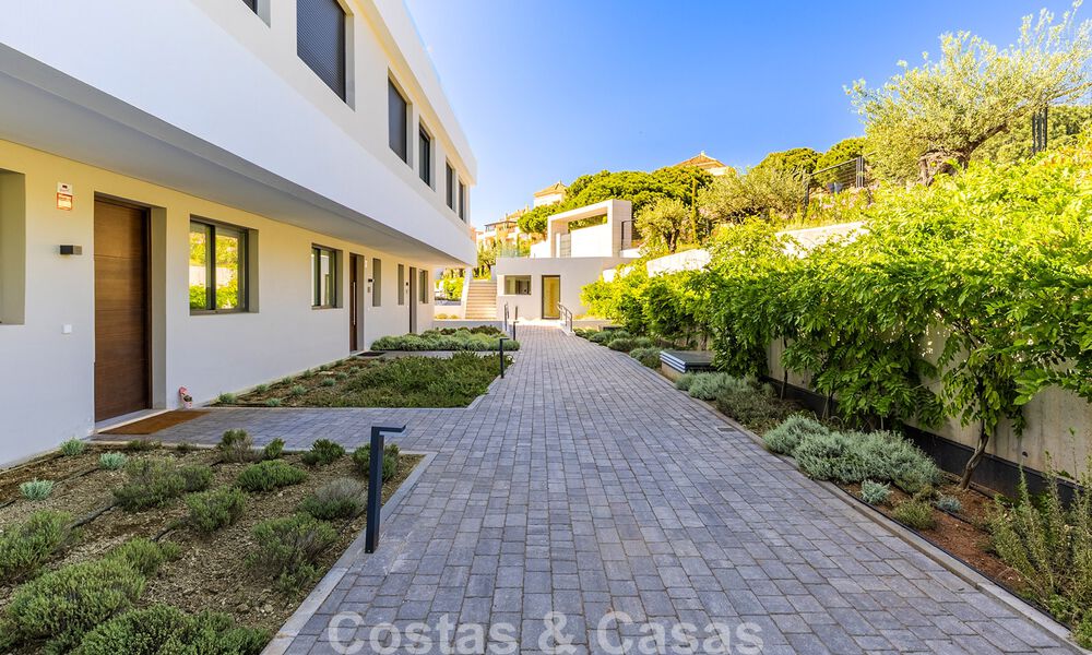 New, modern townhouse for sale within walking distance of the beach in Elviria, East of Marbella Centre 804093