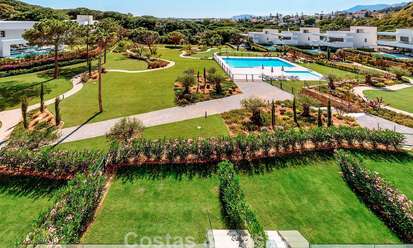 New, modern townhouse for sale within walking distance of the beach in Elviria, East of Marbella Centre 804096