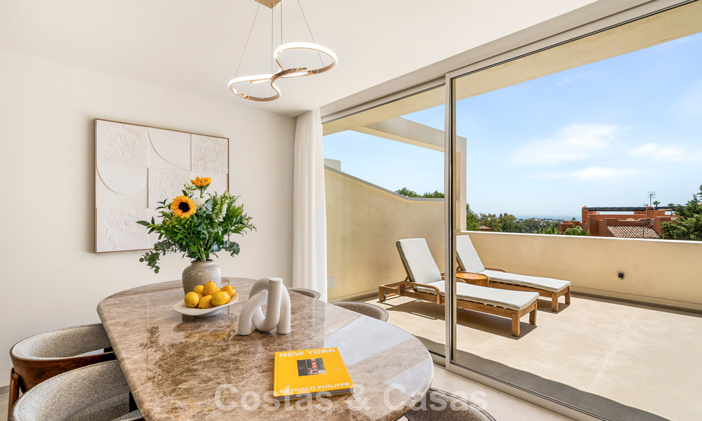 Luxury renovated apartment with panoramic views for sale in Nueva Andalucía, Marbella 804071