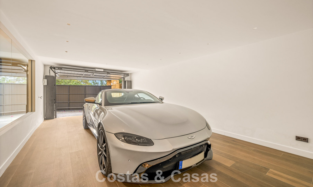 Stylishly renovated mediterranean villa for sale in Cascada de Camoján on Marbella’s Golden Mile 804153