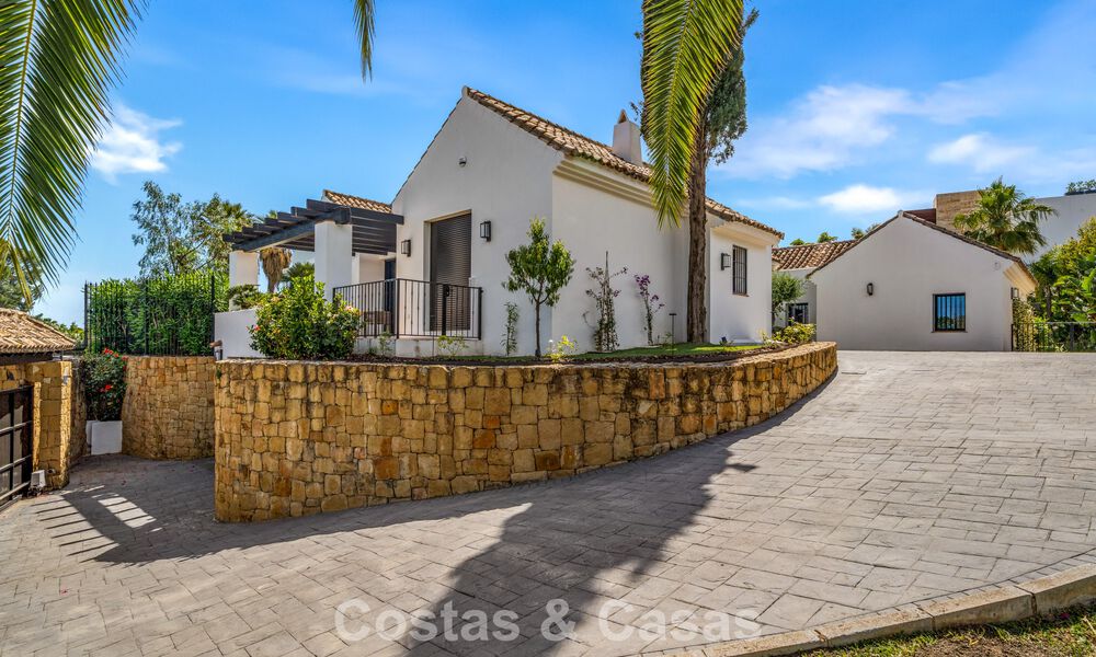 Stylishly renovated mediterranean villa for sale in Cascada de Camoján on Marbella’s Golden Mile 804155