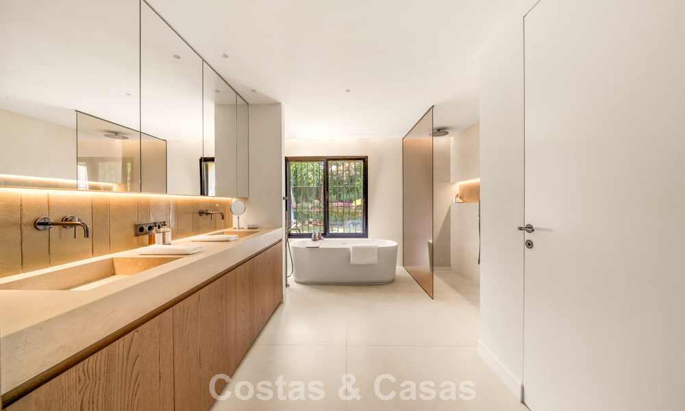 Stylishly renovated mediterranean villa for sale in Cascada de Camoján on Marbella’s Golden Mile 804163