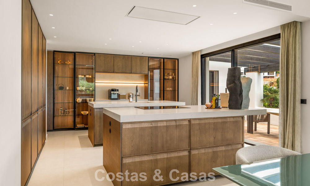 Stylishly renovated mediterranean villa for sale in Cascada de Camoján on Marbella’s Golden Mile 804173
