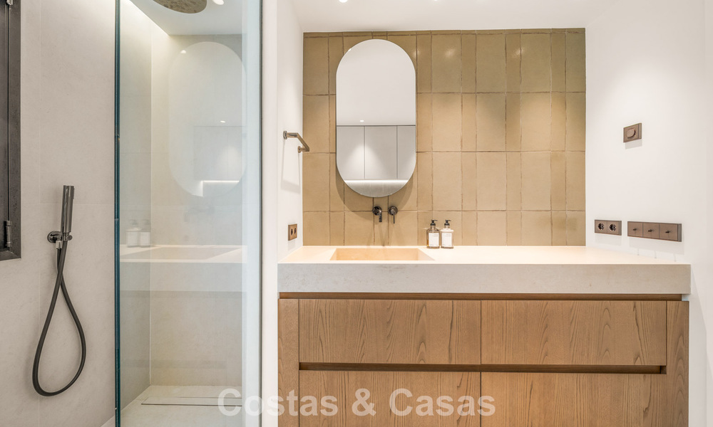 Stylishly renovated mediterranean villa for sale in Cascada de Camoján on Marbella’s Golden Mile 804175