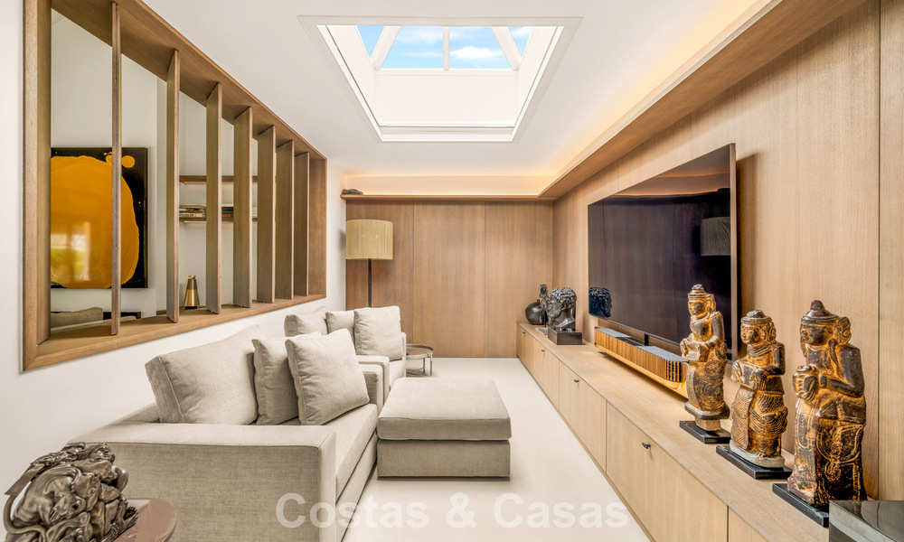 Stylishly renovated mediterranean villa for sale in Cascada de Camoján on Marbella’s Golden Mile 804176