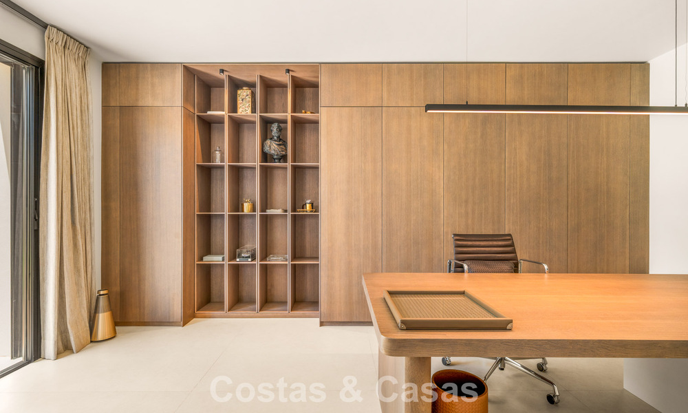 Stylishly renovated mediterranean villa for sale in Cascada de Camoján on Marbella’s Golden Mile 804177
