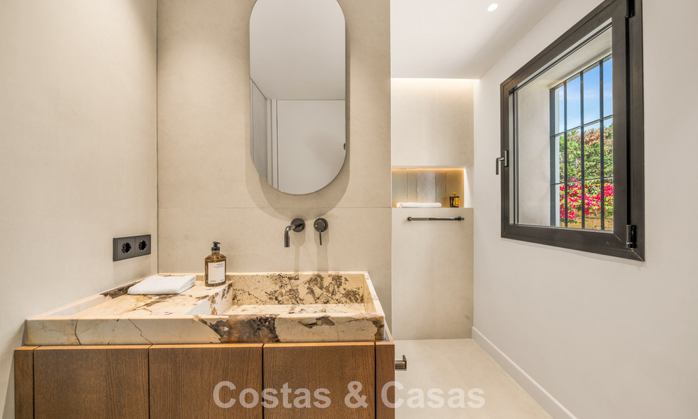 Stylishly renovated mediterranean villa for sale in Cascada de Camoján on Marbella’s Golden Mile 804179