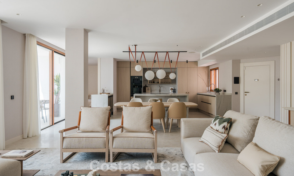 High-quality renovated duplex garden apartment for sale in Nueva Andalucía, Marbella 804208