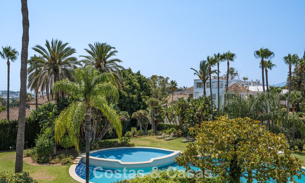 High-quality renovated duplex garden apartment for sale in Nueva Andalucía, Marbella 804224
