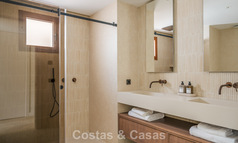 High-quality renovated duplex garden apartment for sale in Nueva Andalucía, Marbella 804225
