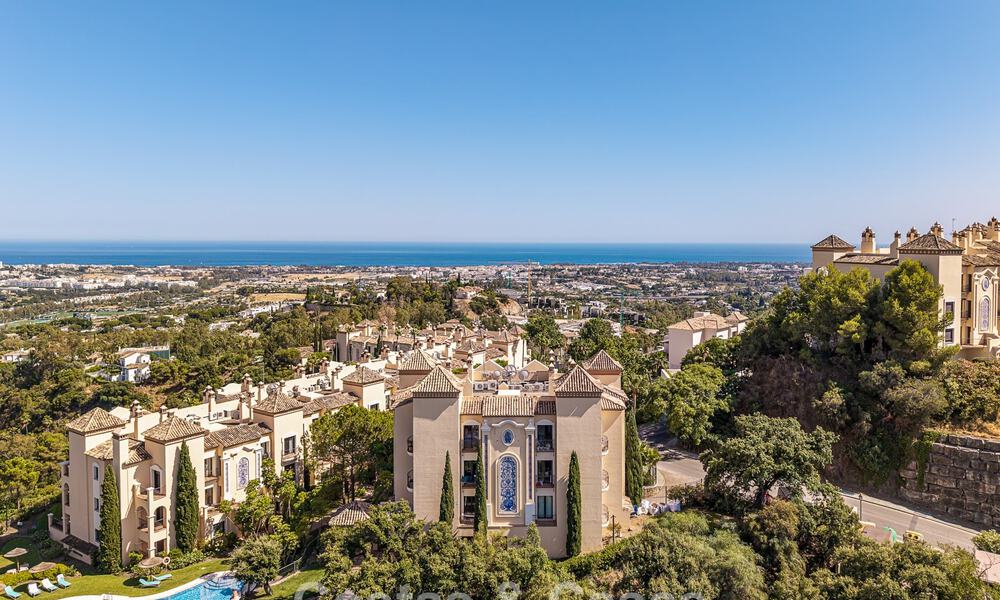 Luxury penthouse with panoramic sea views for sale in La Quinta, Marbella - Benahavís 804290