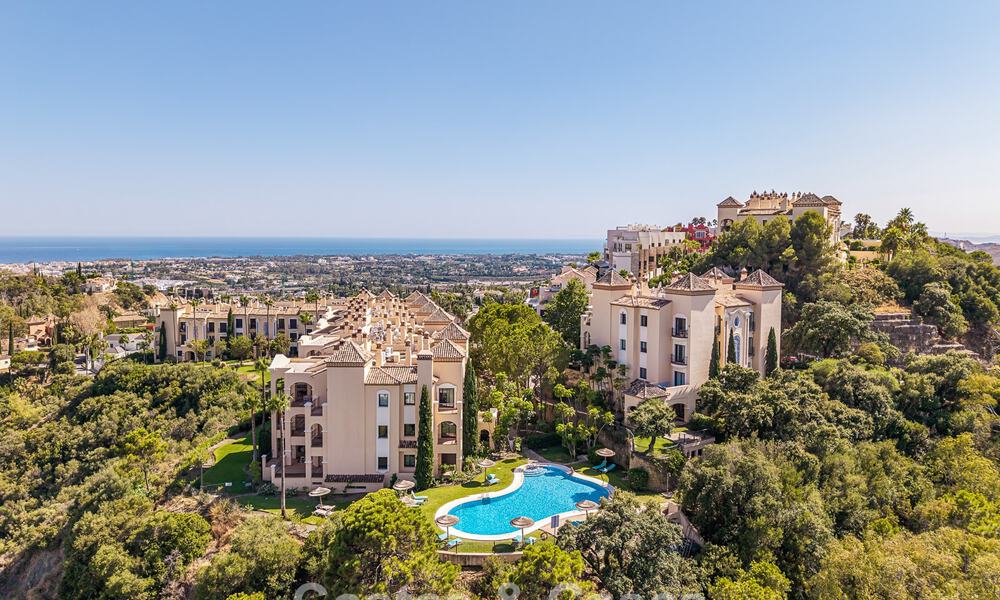 Luxury penthouse with panoramic sea views for sale in La Quinta, Marbella - Benahavís 804291