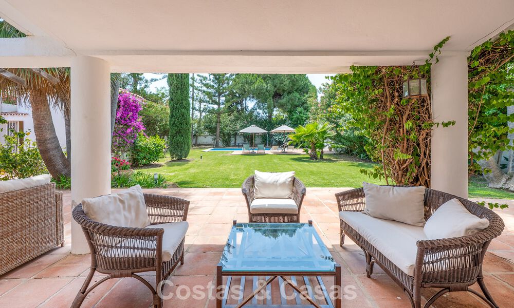 Authentic mediterranean villa with guest accommodation for sale near the beach in San Pedro Playa, Marbella 804328