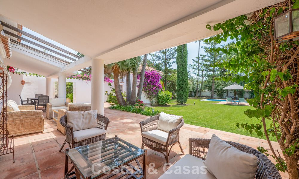 Authentic mediterranean villa with guest accommodation for sale near the beach in San Pedro Playa, Marbella 804329