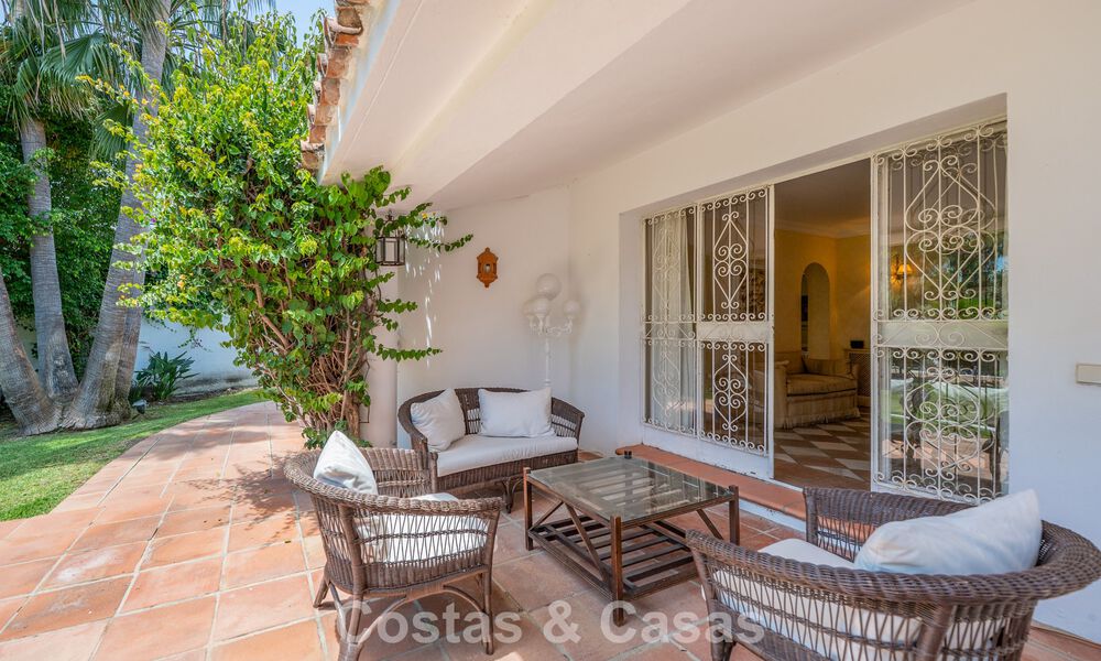 Authentic mediterranean villa with guest accommodation for sale near the beach in San Pedro Playa, Marbella 804331