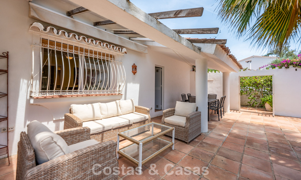 Authentic mediterranean villa with guest accommodation for sale near the beach in San Pedro Playa, Marbella 804332