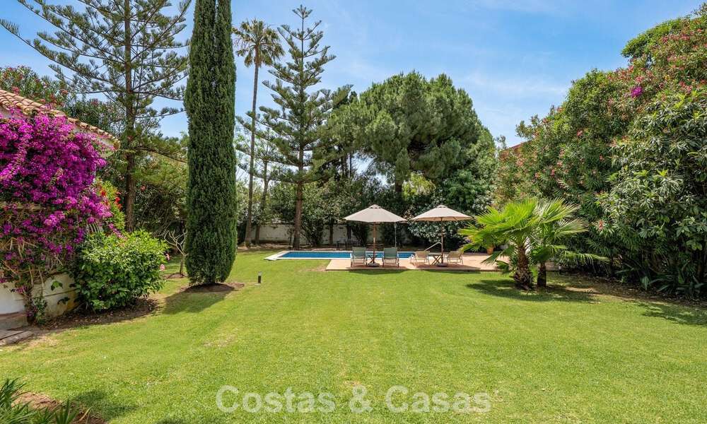 Authentic mediterranean villa with guest accommodation for sale near the beach in San Pedro Playa, Marbella 804337