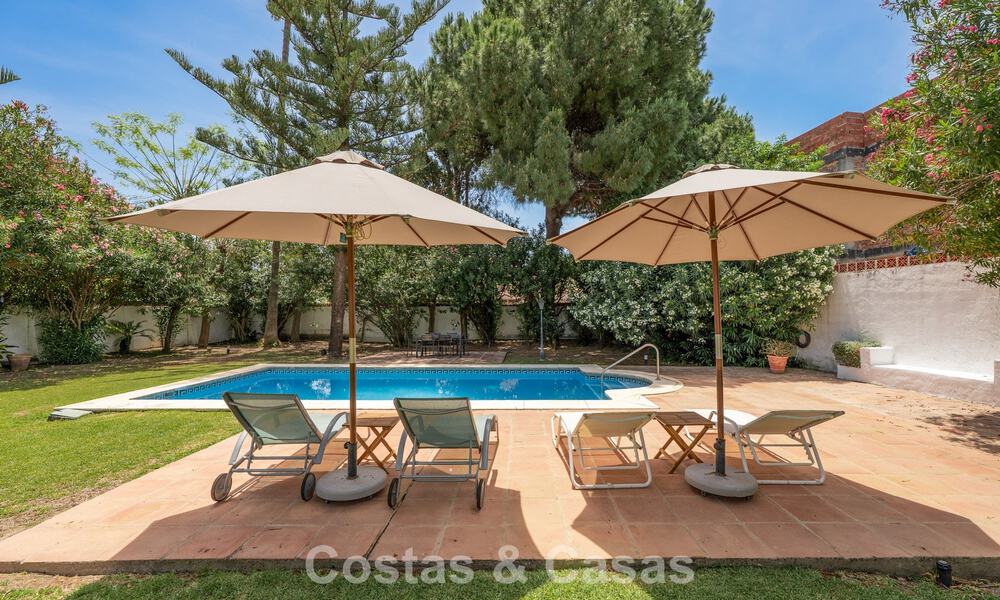 Authentic mediterranean villa with guest accommodation for sale near the beach in San Pedro Playa, Marbella 804339