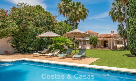 Authentic mediterranean villa with guest accommodation for sale near the beach in San Pedro Playa, Marbella 804344