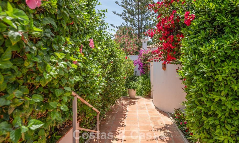Authentic mediterranean villa with guest accommodation for sale near the beach in San Pedro Playa, Marbella 804348