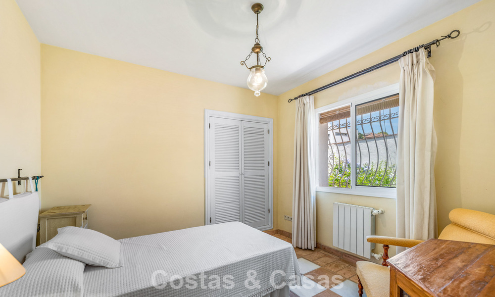 Authentic mediterranean villa with guest accommodation for sale near the beach in San Pedro Playa, Marbella 804352