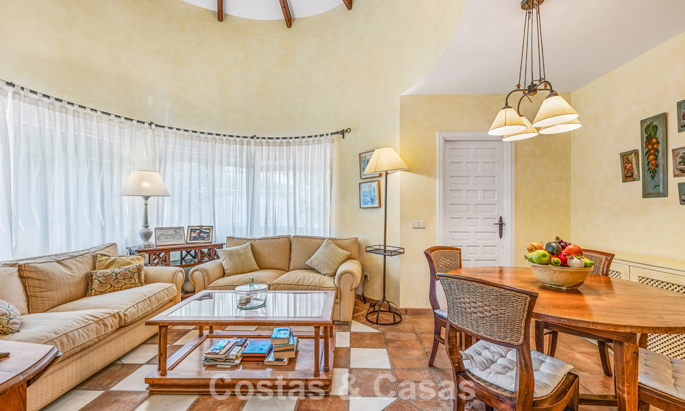 Authentic mediterranean villa with guest accommodation for sale near the beach in San Pedro Playa, Marbella 804371