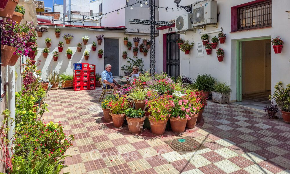 Authentic mediterranean villa with guest accommodation for sale near the beach in San Pedro Playa, Marbella 804391
