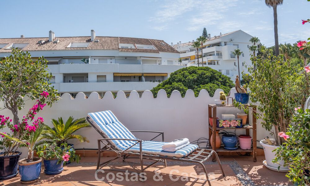 Charming apartment with Sale-and-Leaseback agreement for sale in Nueva Andalucía, Marbella 804412