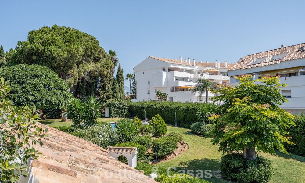 Charming apartment with Sale-and-Leaseback agreement for sale in Nueva Andalucía, Marbella 804414
