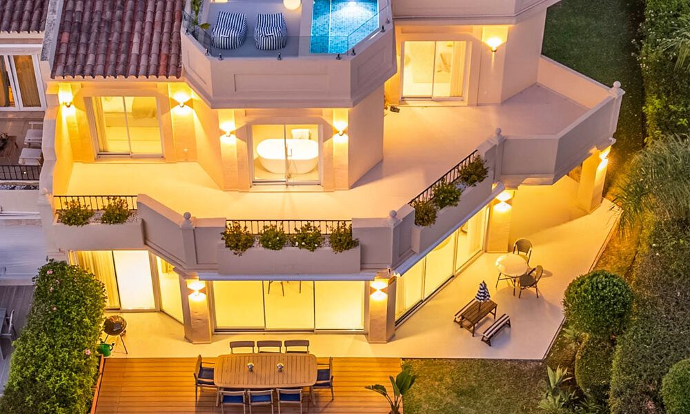 Luxuriously fully renovated semi-detached villa, frontline golf for sale in La Quinta, Marbella - Benahavís 804425