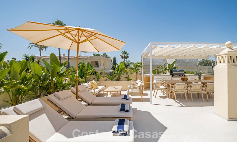 Luxuriously fully renovated semi-detached villa, frontline golf for sale in La Quinta, Marbella - Benahavís 804428