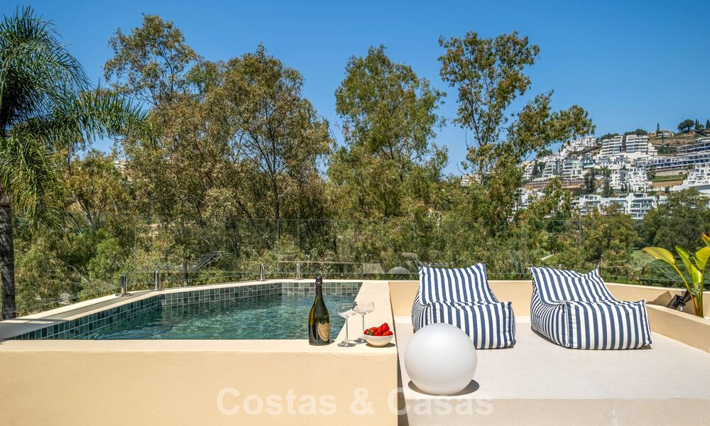 Luxuriously fully renovated semi-detached villa, frontline golf for sale in La Quinta, Marbella - Benahavís 804432