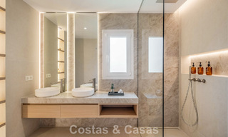 Luxuriously fully renovated semi-detached villa, frontline golf for sale in La Quinta, Marbella - Benahavís 804437 