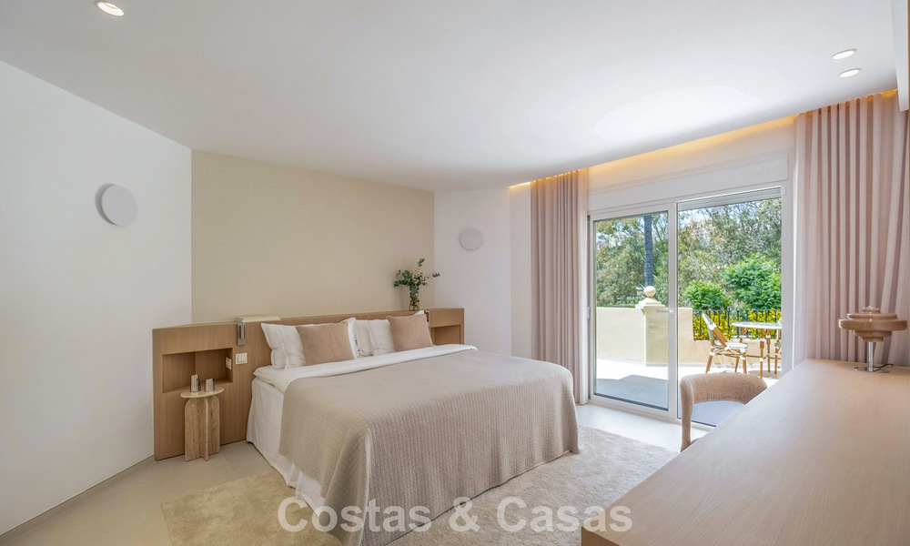 Luxuriously fully renovated semi-detached villa, frontline golf for sale in La Quinta, Marbella - Benahavís 804439