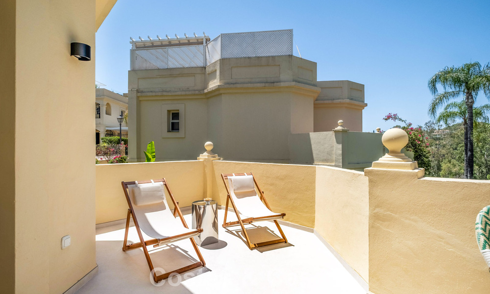 Luxuriously fully renovated semi-detached villa, frontline golf for sale in La Quinta, Marbella - Benahavís 804441