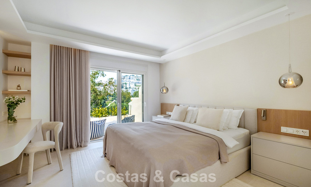 Luxuriously fully renovated semi-detached villa, frontline golf for sale in La Quinta, Marbella - Benahavís 804447