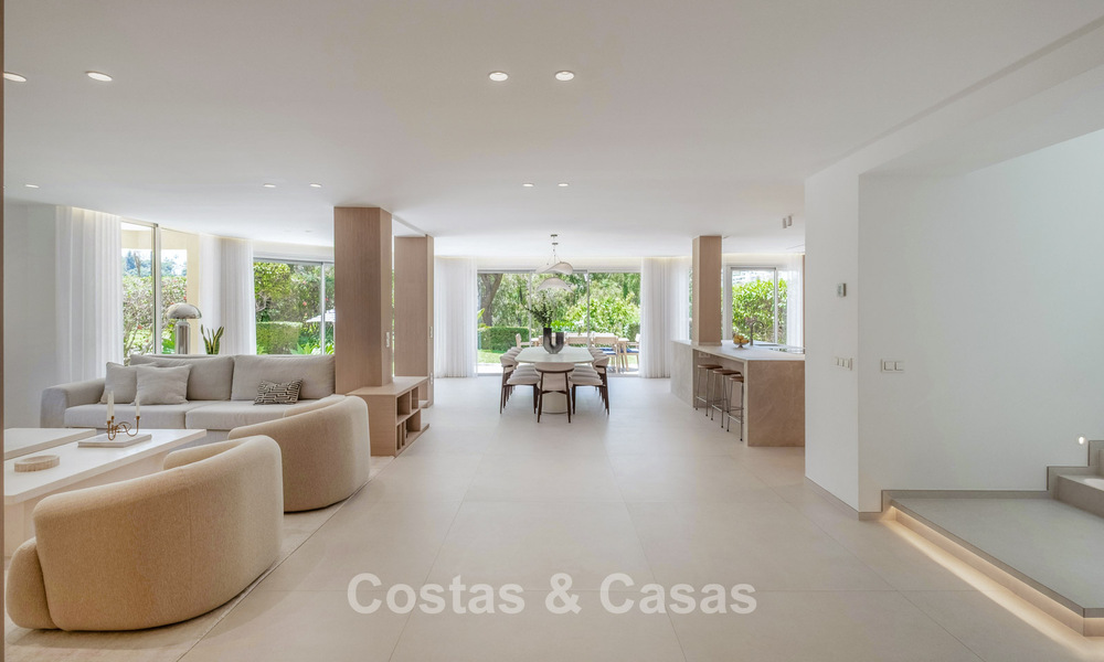 Luxuriously fully renovated semi-detached villa, frontline golf for sale in La Quinta, Marbella - Benahavís 804464