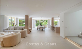 Luxuriously fully renovated semi-detached villa, frontline golf for sale in La Quinta, Marbella - Benahavís 804464 