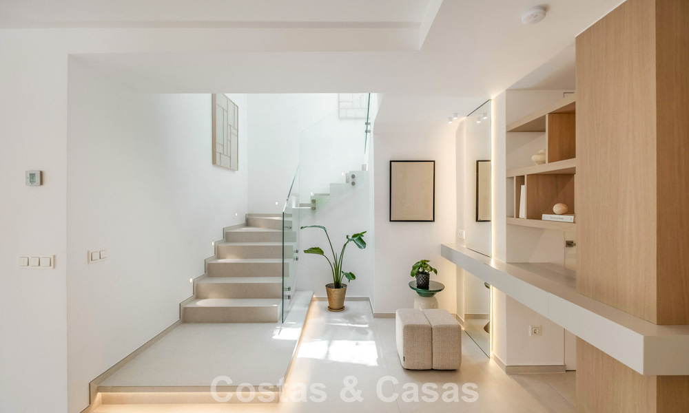 Luxuriously fully renovated semi-detached villa, frontline golf for sale in La Quinta, Marbella - Benahavís 804465