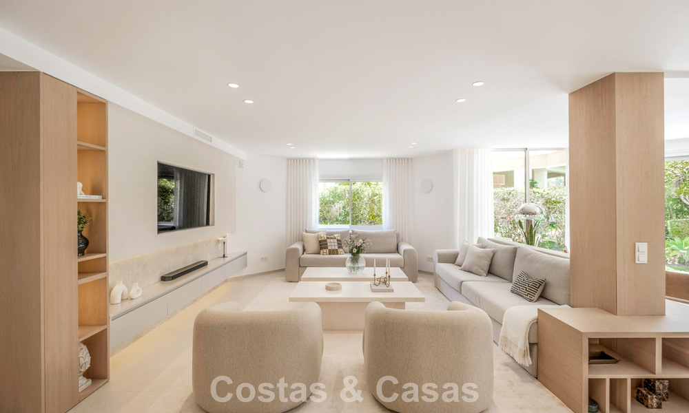Luxuriously fully renovated semi-detached villa, frontline golf for sale in La Quinta, Marbella - Benahavís 804466