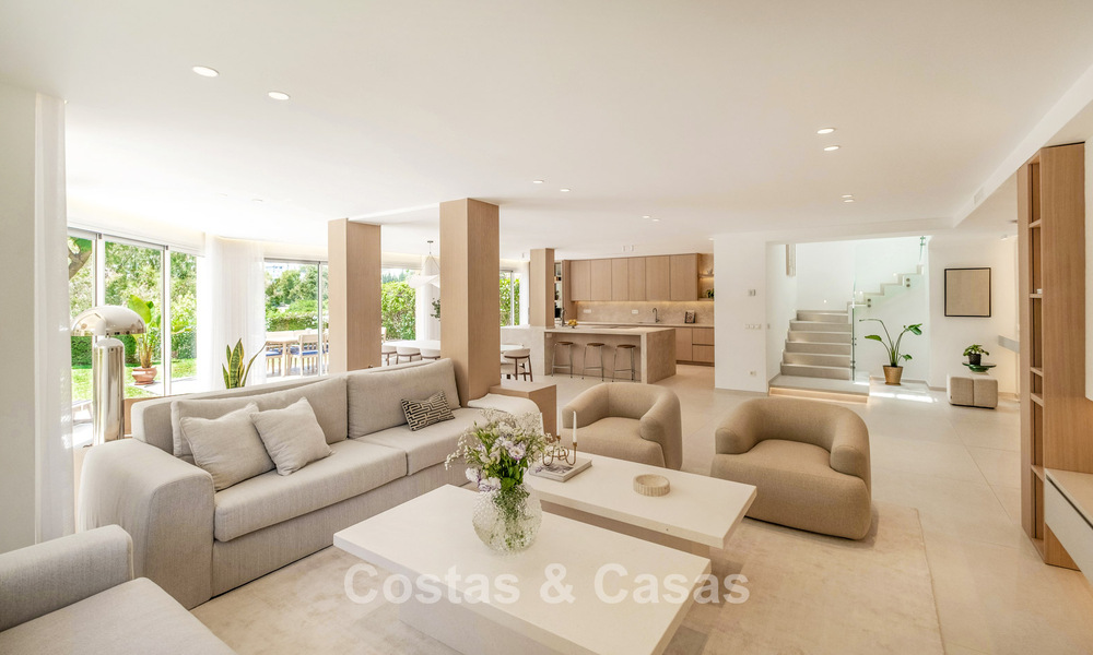 Luxuriously fully renovated semi-detached villa, frontline golf for sale in La Quinta, Marbella - Benahavís 804467